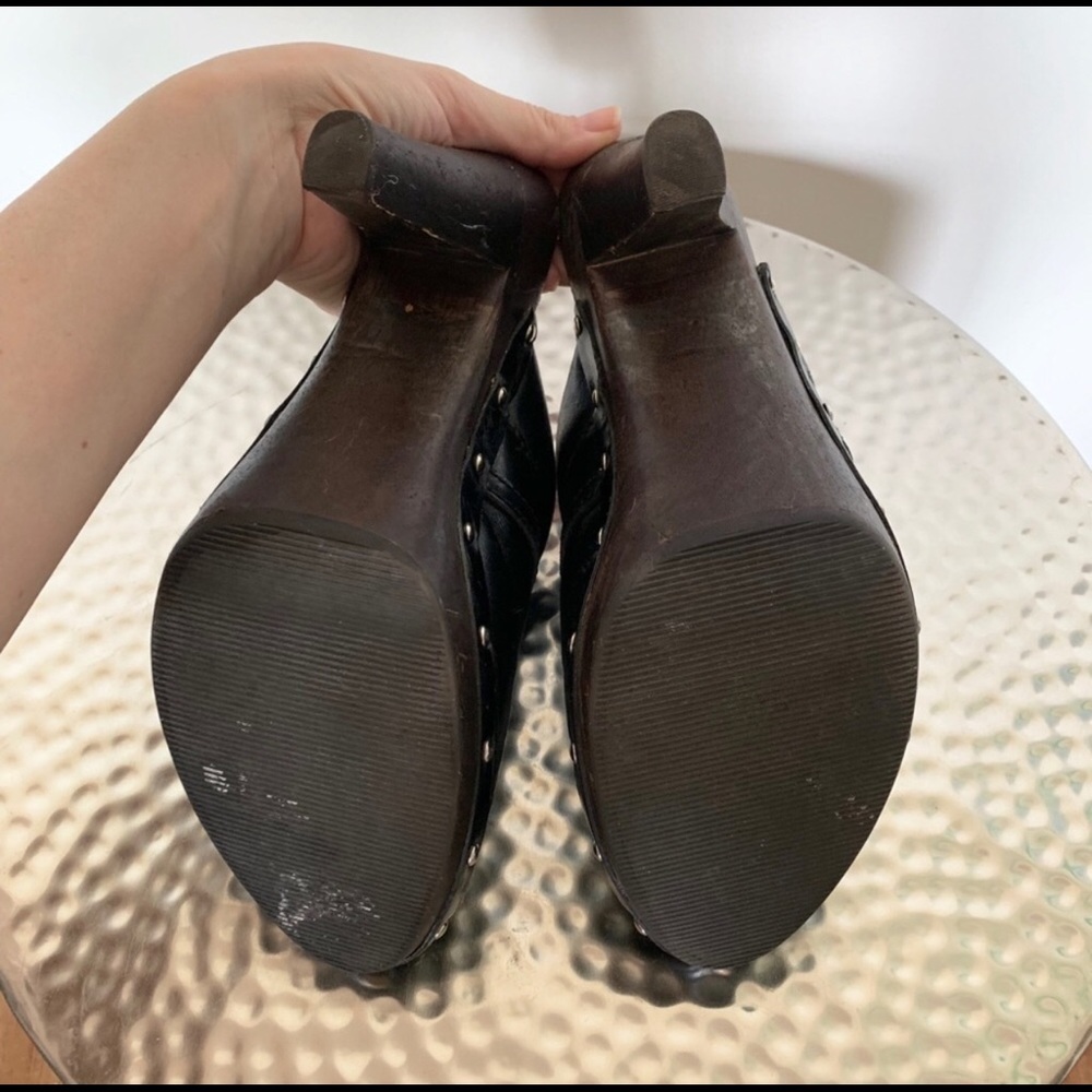 MICHAEL KORS BLACK ALL LEATHER CLOGS/MULES. - Picture 6 of 6